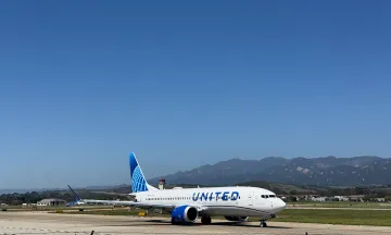 United's 737 MAX 8 departs SBA