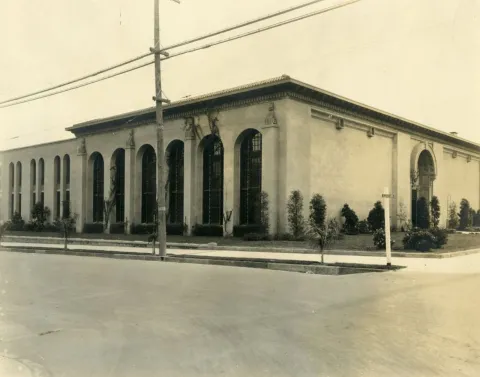 Edson Smith Library Image